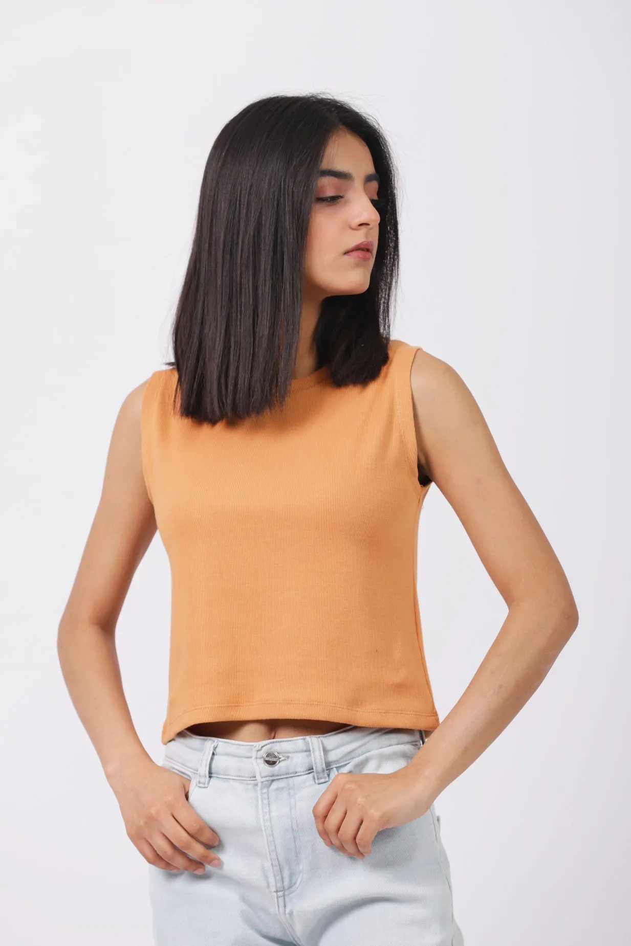 CROPPED CREW NECK TANK TOP