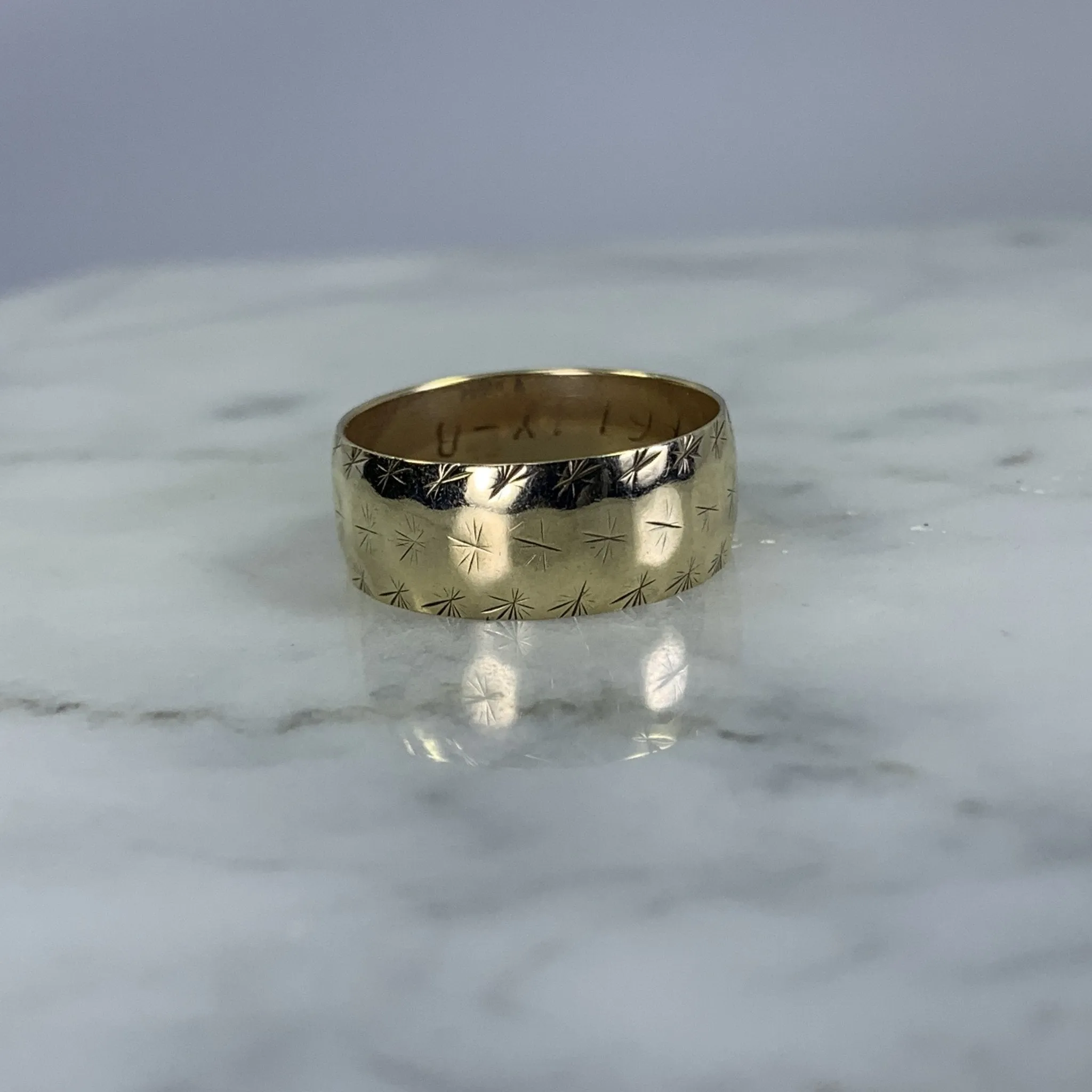 Vintage 1970s Etched Yellow Gold Wedding Band with Star Etching. Perfect Stacking Ring.