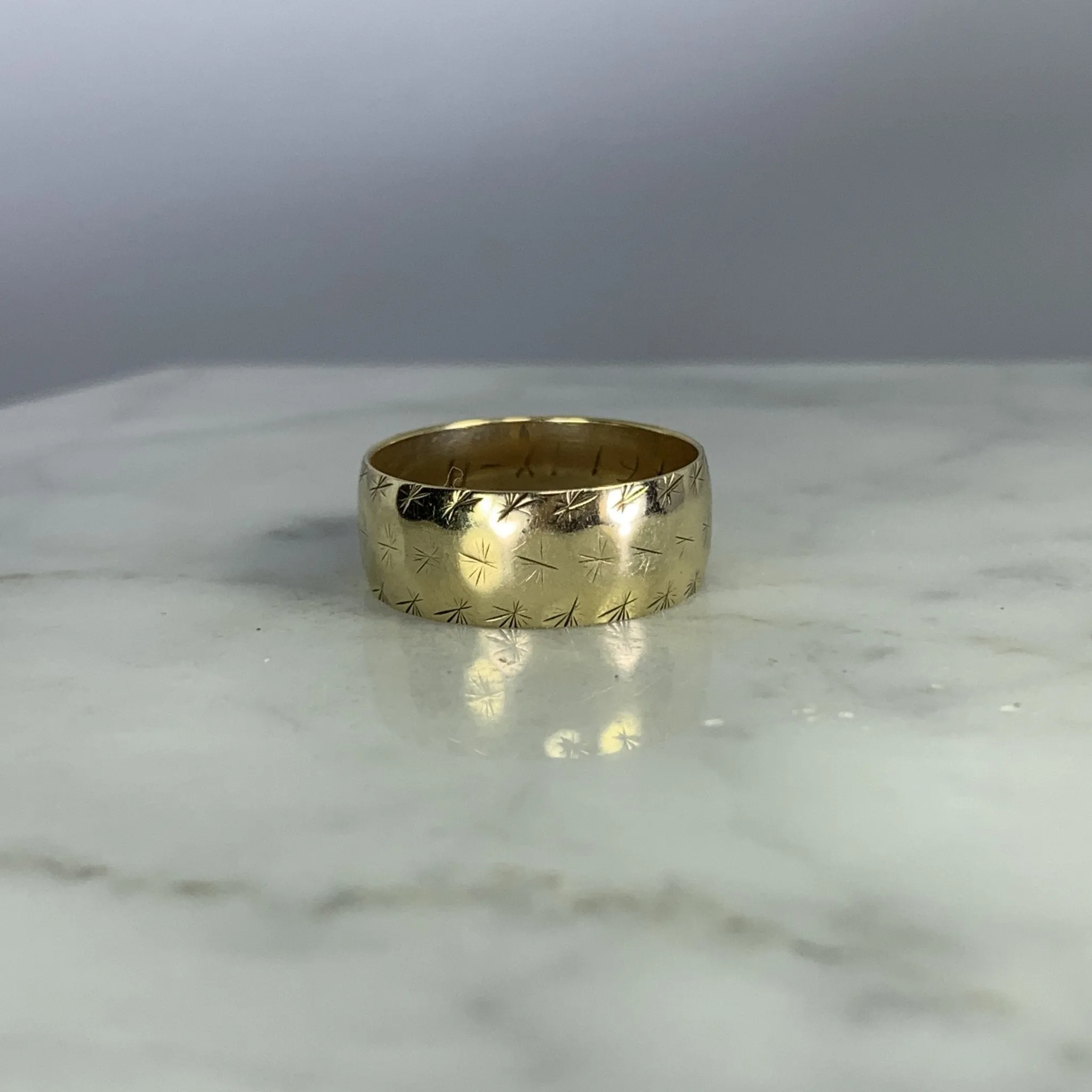 Vintage 1970s Etched Yellow Gold Wedding Band with Star Etching. Perfect Stacking Ring.