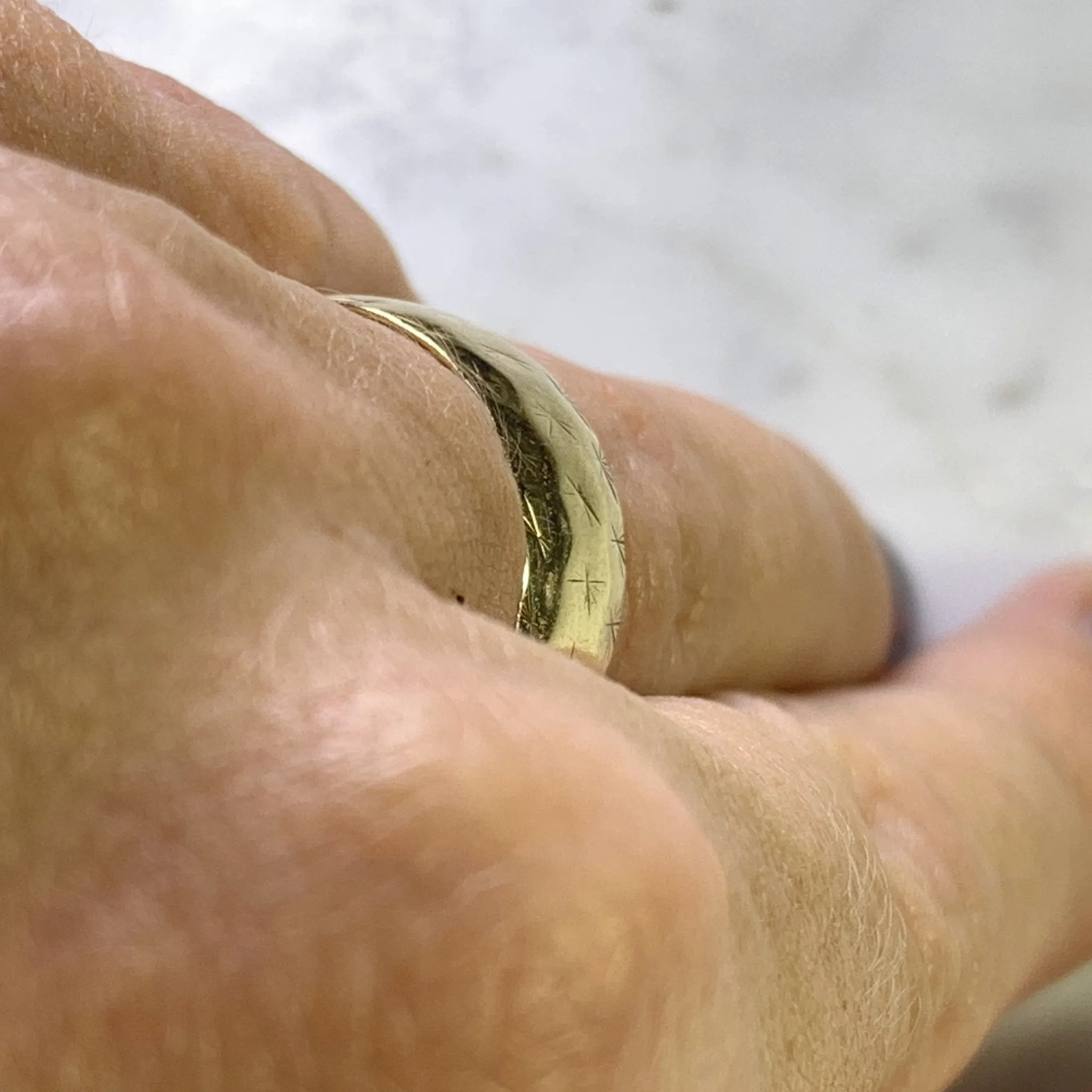 Vintage 1970s Etched Yellow Gold Wedding Band with Star Etching. Perfect Stacking Ring.